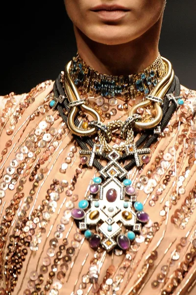 Look 70